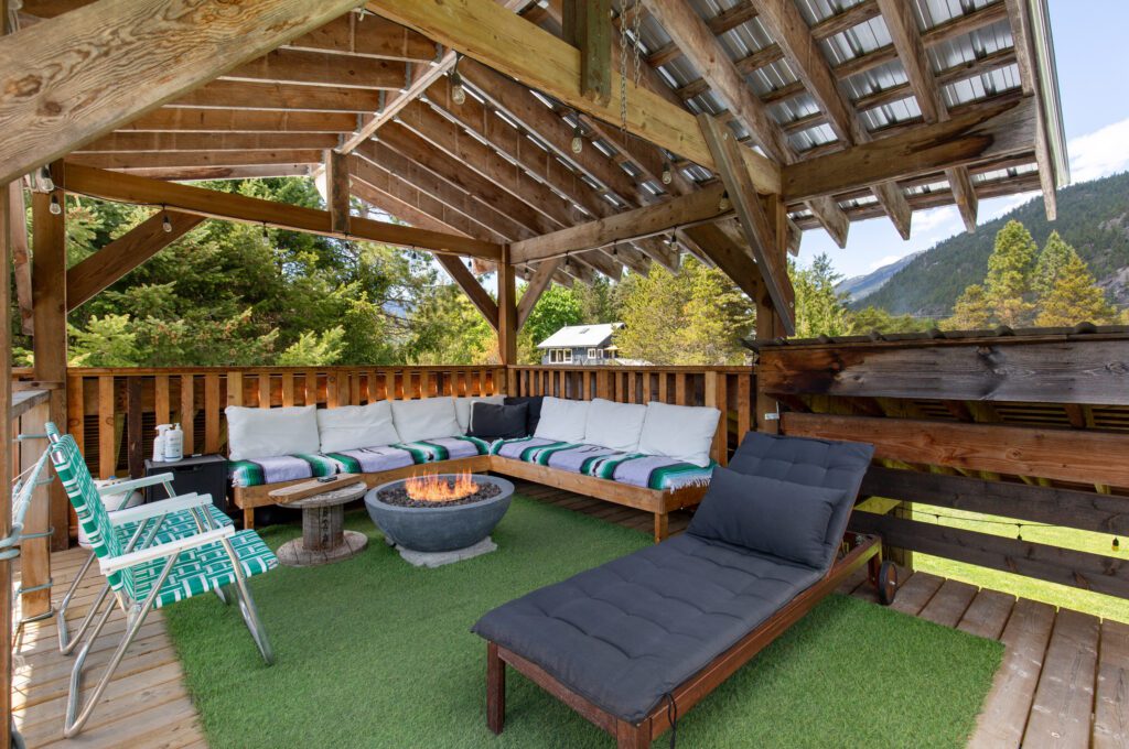 1422 Collins Rd-hayloft1