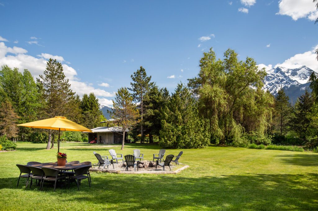 1422 Collins Rd-yard